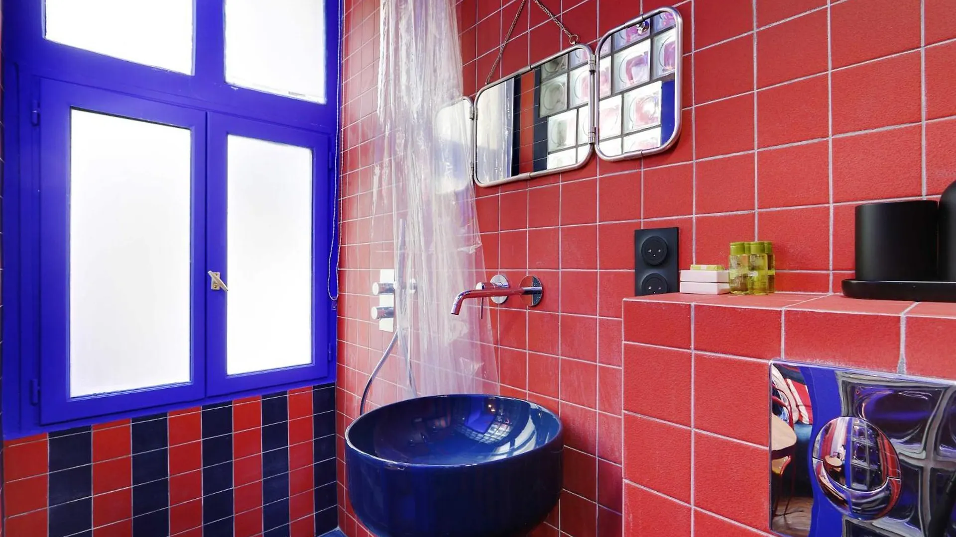 Colourful Studio For 2 - Heart Of Le Marais Paris Apartment